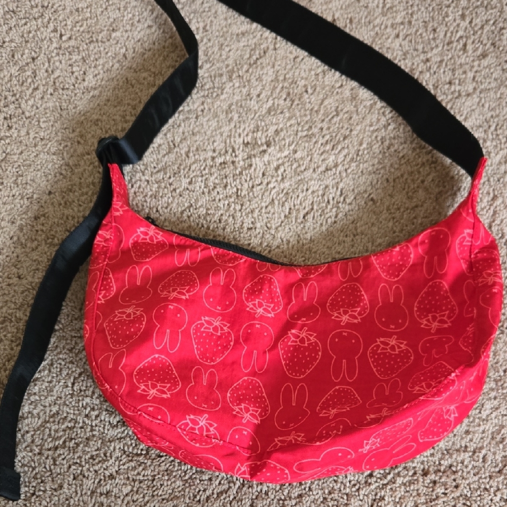 BAGGU Miffy/Strawberry Medium Crescent Crossbody